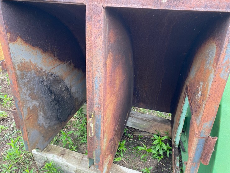 #1565-•-(4)-metal-chipping-chutes-image-8