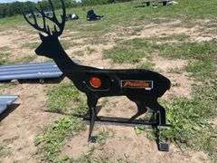 pabreak-deer-shaped-reactive-shooting-target-image-1