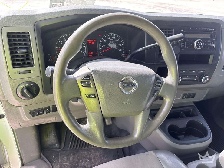 2017-nissam-nv2500hd-cargo-van-image-21
