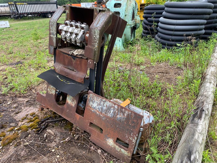 #1579-•-wood-chipper-with-electric-motor-image-1