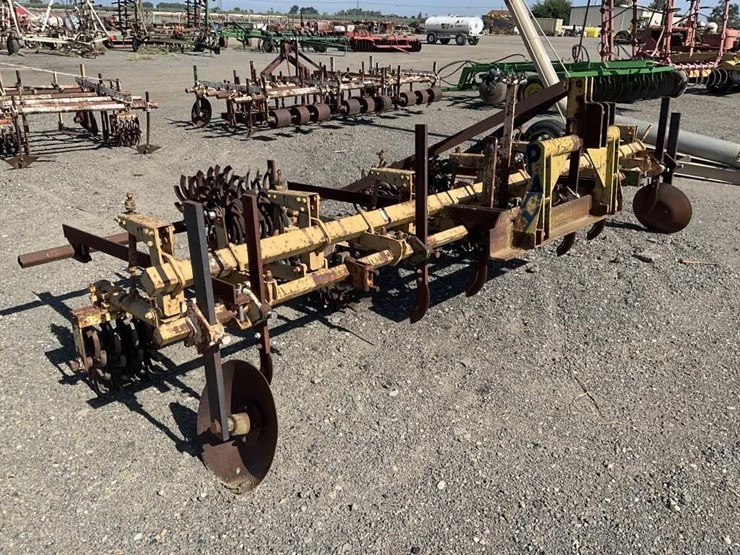 custom-3-pt-3-row-60"-rolling-cultivator-image-3