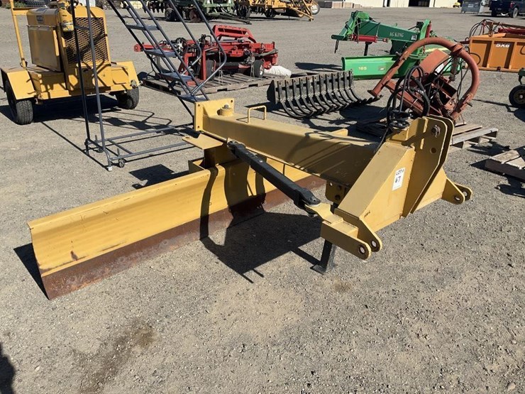 custom-9'-3-pt-6-way-hyd.-angle-blade-image-3