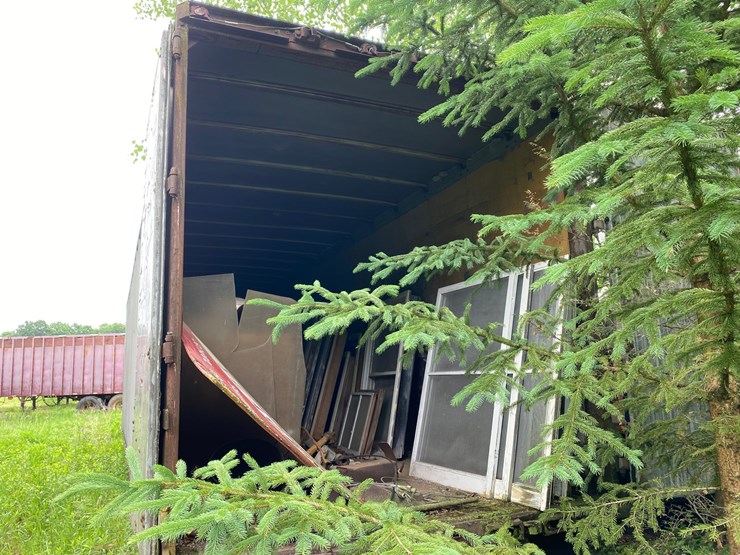 #1631-•-semi-trailer-with-contents-(no-title)-image-3