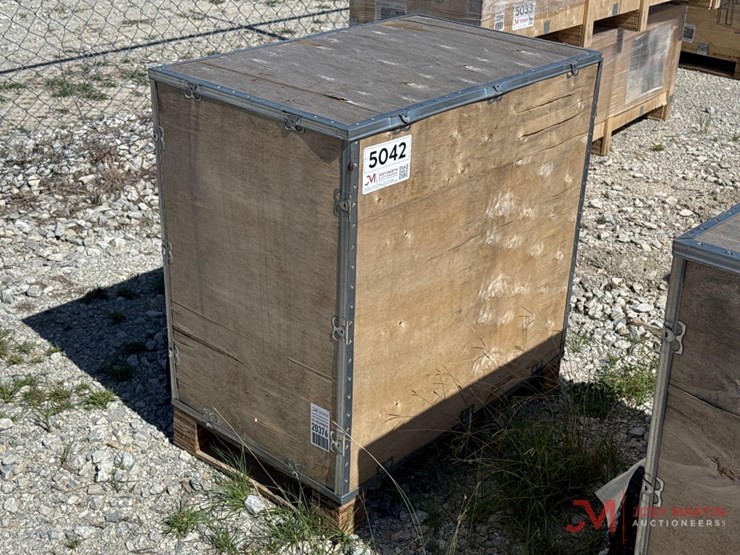 unused-gas-powered-chipper-/-shredder-image-2