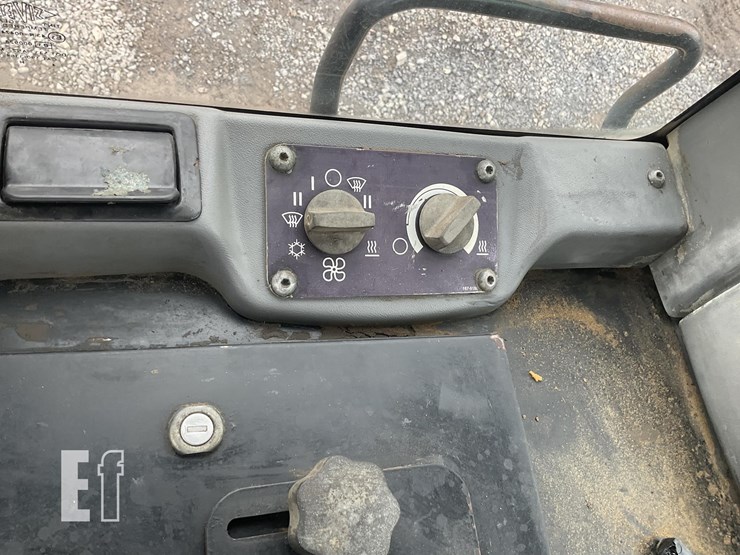 2005-caterpillar-953c-image-15