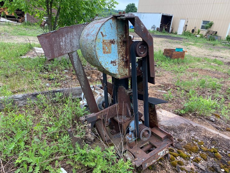 #1579-•-wood-chipper-with-electric-motor-image-3
