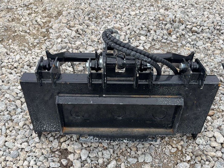 hydraulic-grapple-attachment-for-mini-skid-steer-image-2