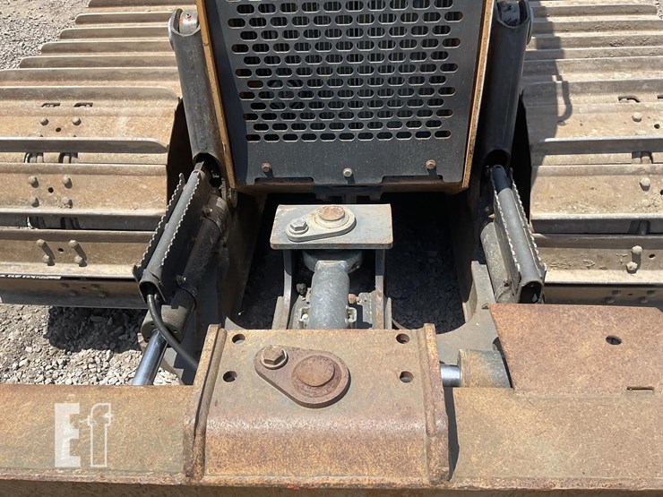 2016-case-850m-image-11