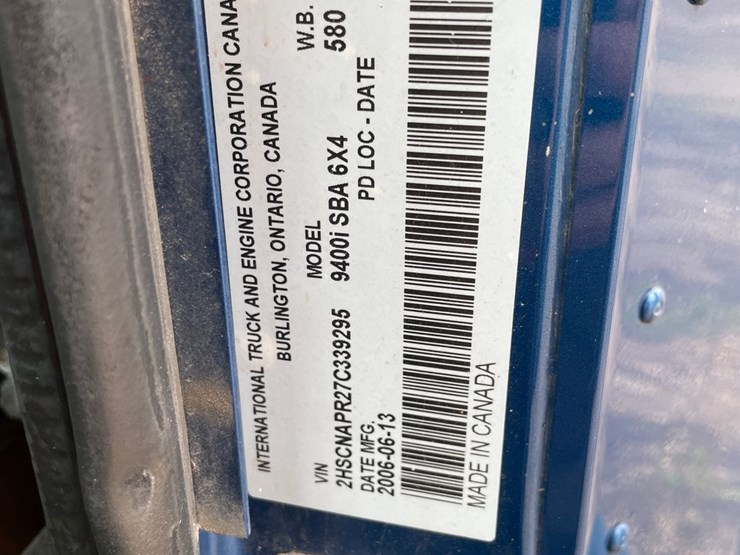 #1377-•-2006-international-9400i-6x4-sleeper-cab-semi-tractor-image-5