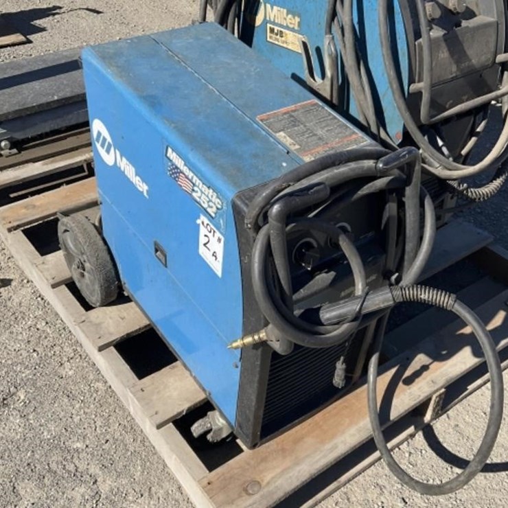 MILLER Millermatic 252 Portable Welder
