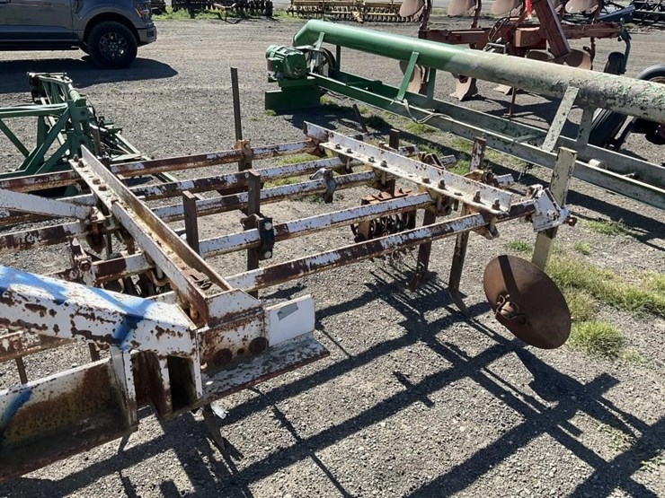 custom-3-pt-3-row-60"-cultivator-image-10