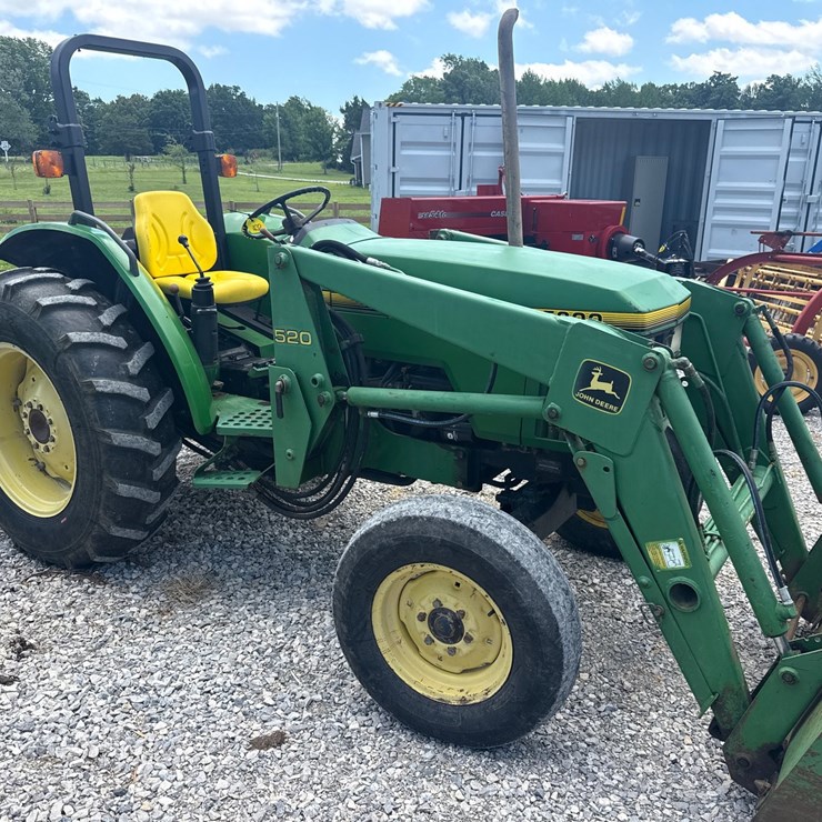 JOHN DEERE 5200