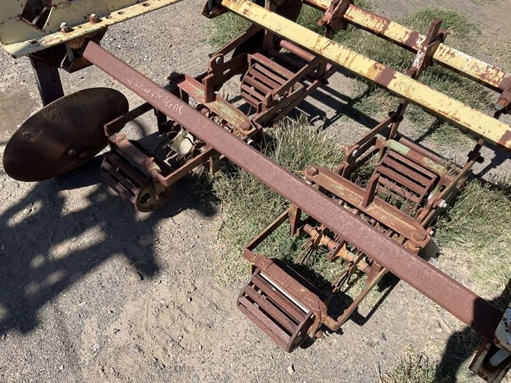 custom-3-pt-3-row-60"-bed-scratcher-image-10