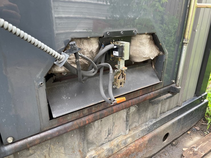 #1376-•-2015-central-boiler-cl-7260-outdoor-wood-furnace-image-12