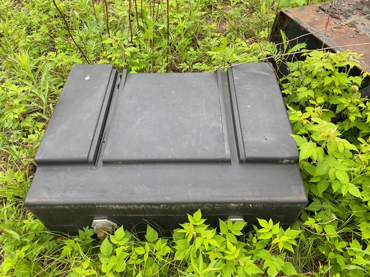 #1585-•-(2)-tanks-image-6