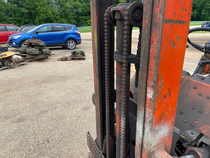 #1396-•-toyota-lp-forklift-image-11