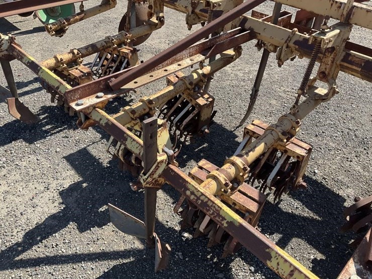 custom-3-pt-3-row-60"-rolling-cultivator-image-12