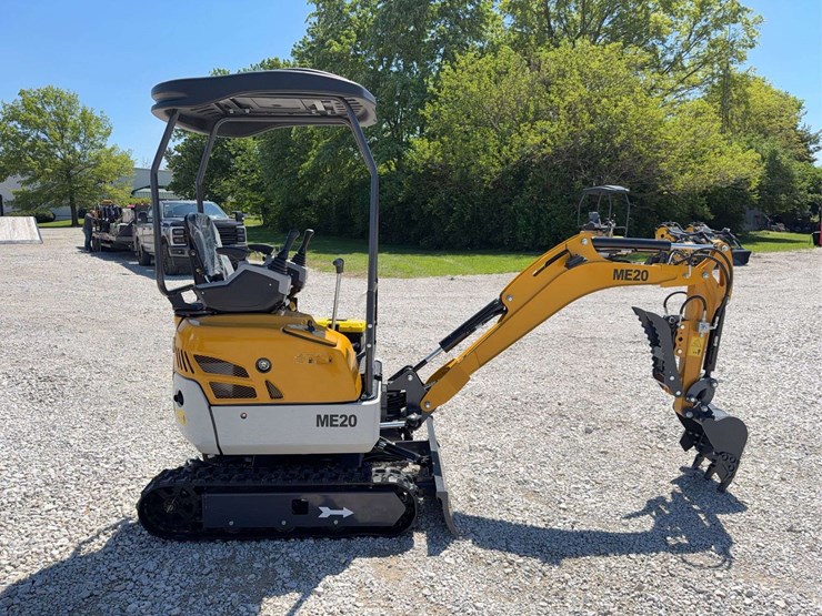 2026-me20-mini-excavator-image-6