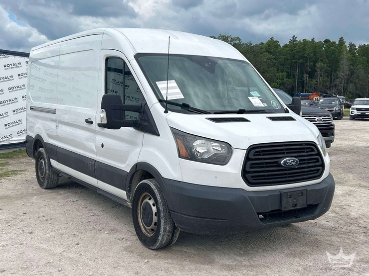 2017-ford-transit-image-2