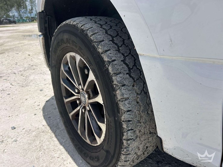 2020-ford-f150-image-24