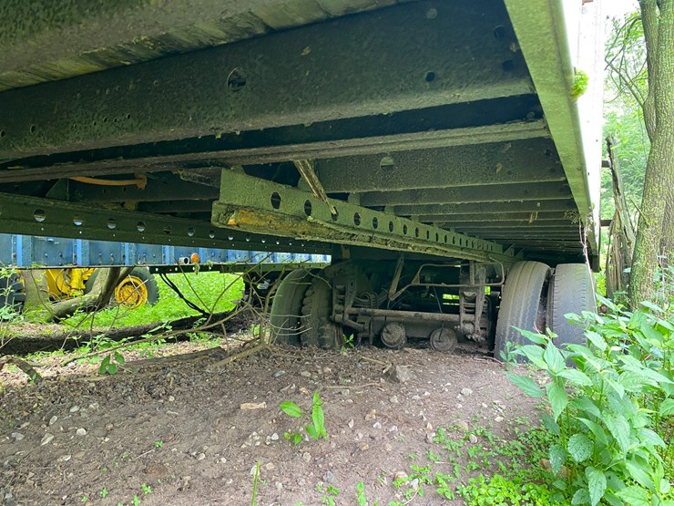#1638-•-semi-trailer-with-contents-(no-title)-image-5