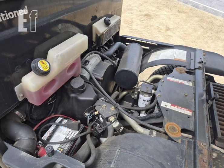 2014-bobcat-toolcat-5600-image-13