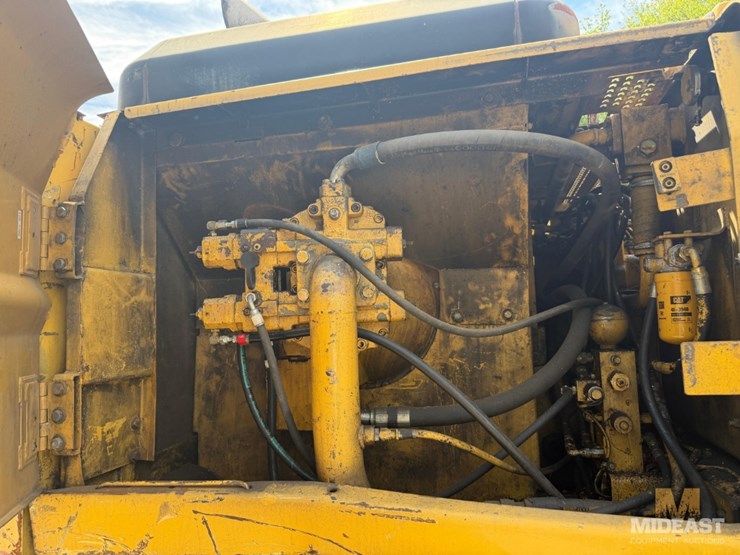 caterpillar-322l-image-15