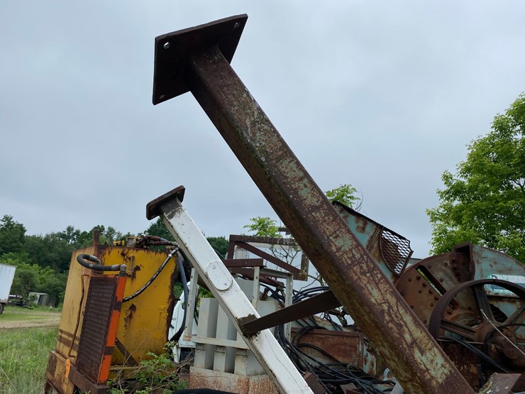 #1592-•-metal-stairway-with-platform-image-6