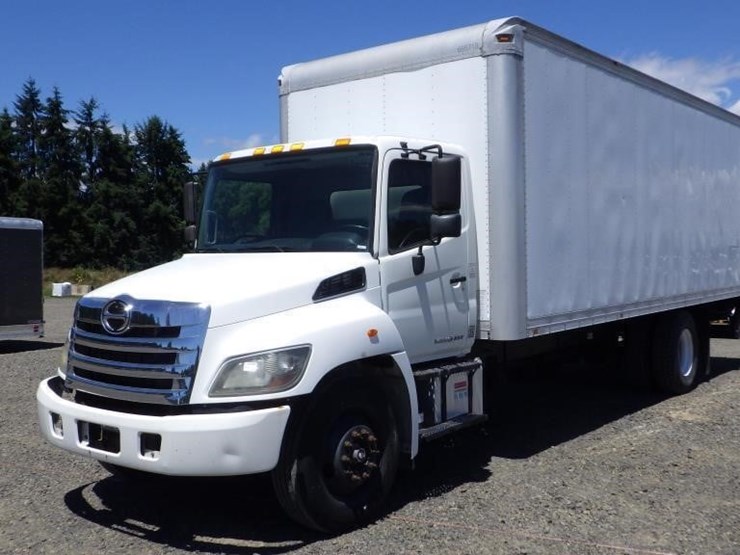 2015-hino-338-image-1
