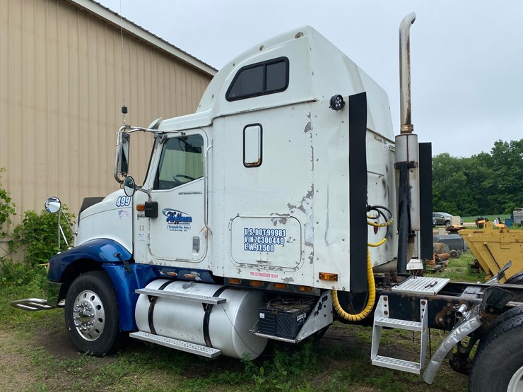 #1560-•-international-9400i-semi-truck-image-6