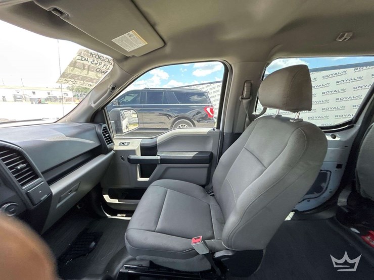 2020-ford-f150-image-18