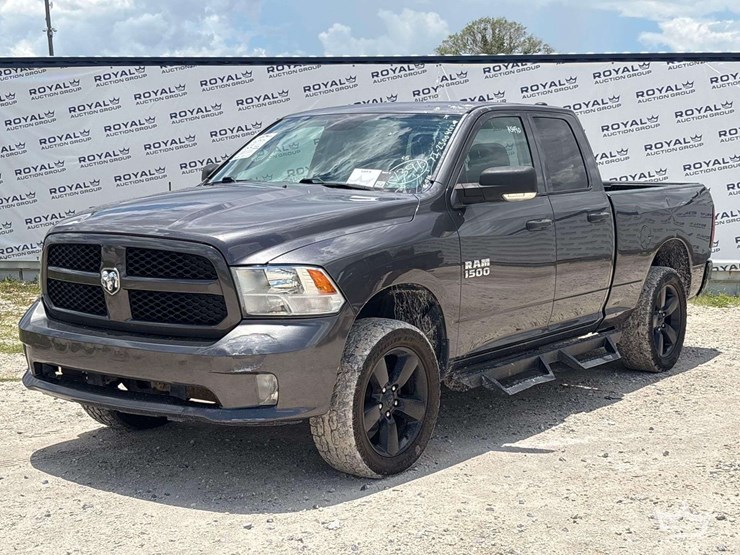2016-dodge-1500-image-1