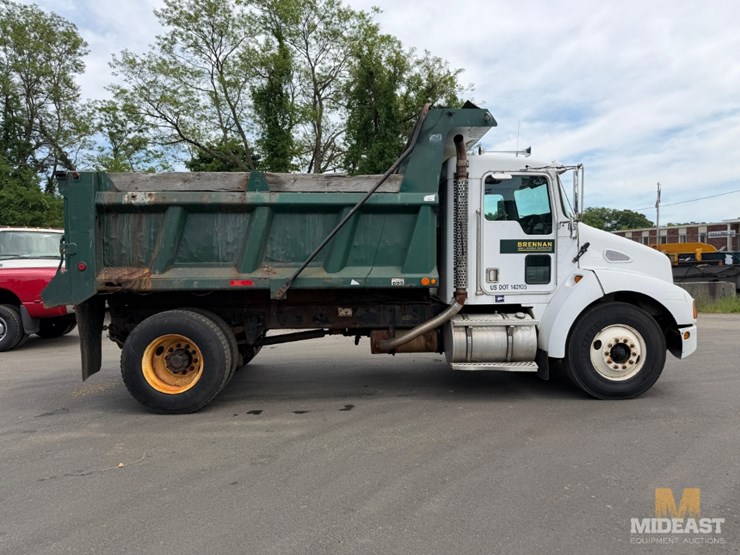 2001-kenworth-t300-image-42