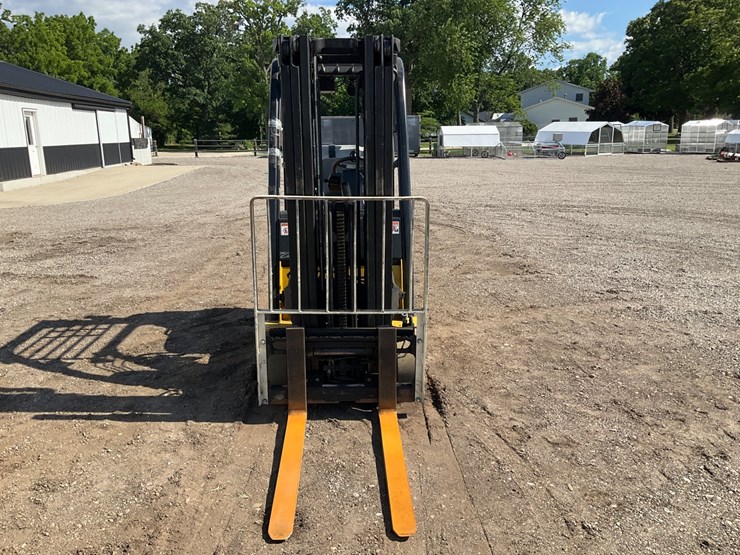 #1388-•-2014-yale-glc040sv-forklift-image-8