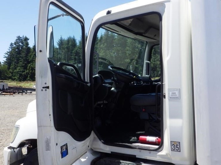 2015-hino-338-image-25