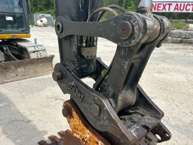 2014-deere-85g-image-62