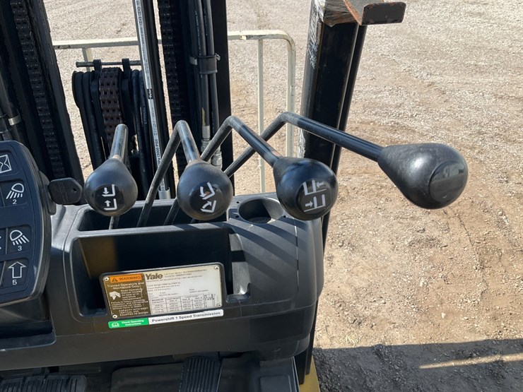 #1388-•-2014-yale-glc040sv-forklift-image-30