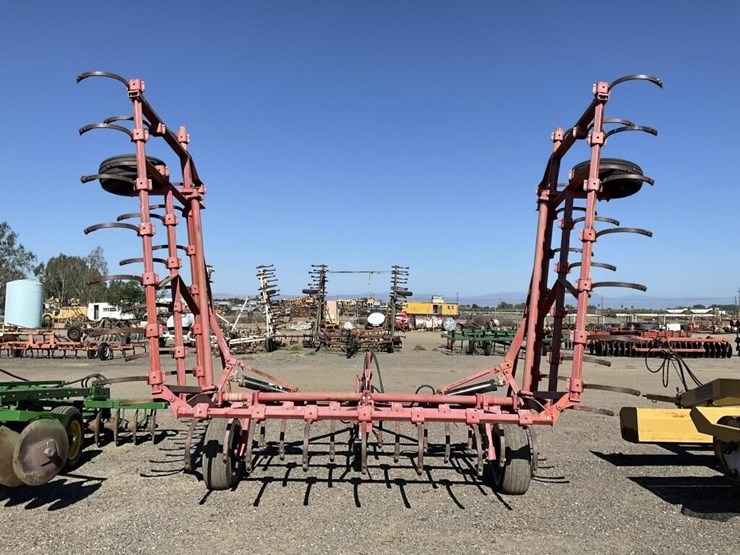 allis-chalmers-30'-fold-up-field-cultivator-image-6
