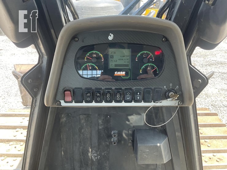 2016-case-850m-image-16