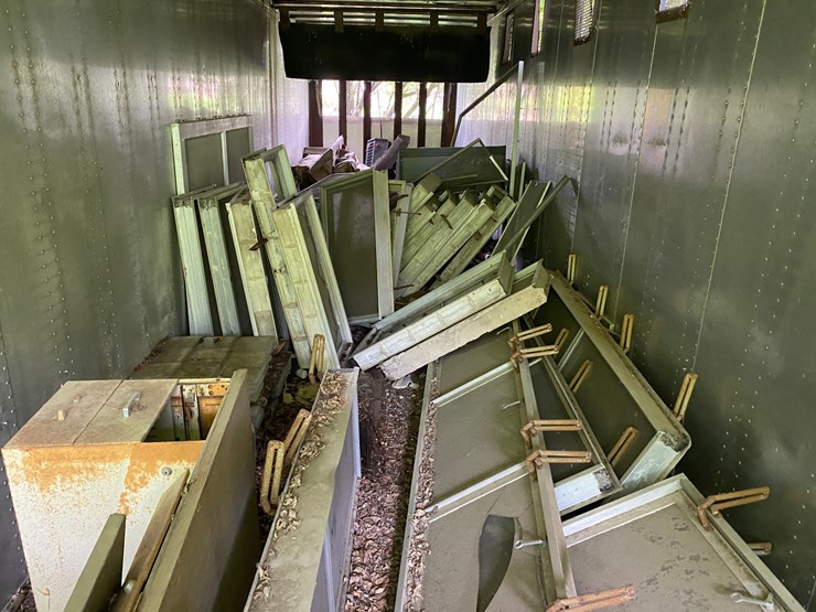 #1637-•-semi-trailer-with-contents-(no-title)-image-11