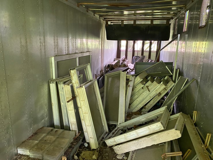 #1637-•-semi-trailer-with-contents-(no-title)-image-12