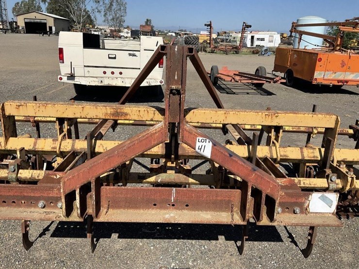 custom-3-pt-3-row-60"-rolling-cultivator-image-8