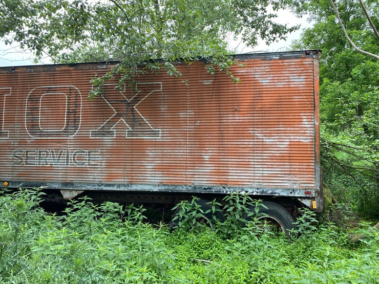 #1640-•-semi-trailer-with-contents-(no-title)-image-2