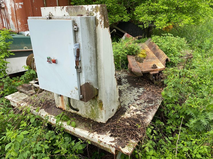 #1627-•-steel-platform-with-electric-motor-image-2