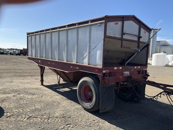 (dmv)-set-of-1970's-aluminum-hopper-trailers-image-6