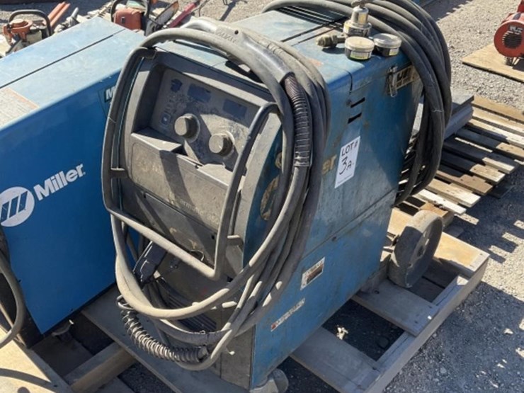 miller-millermatic-350p-portable-welder-image-1