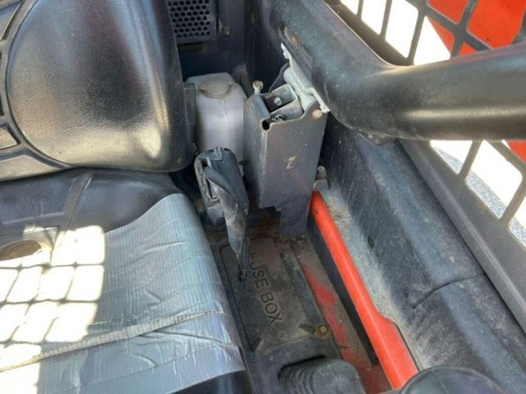 2018-kubota-ssv65-image-20