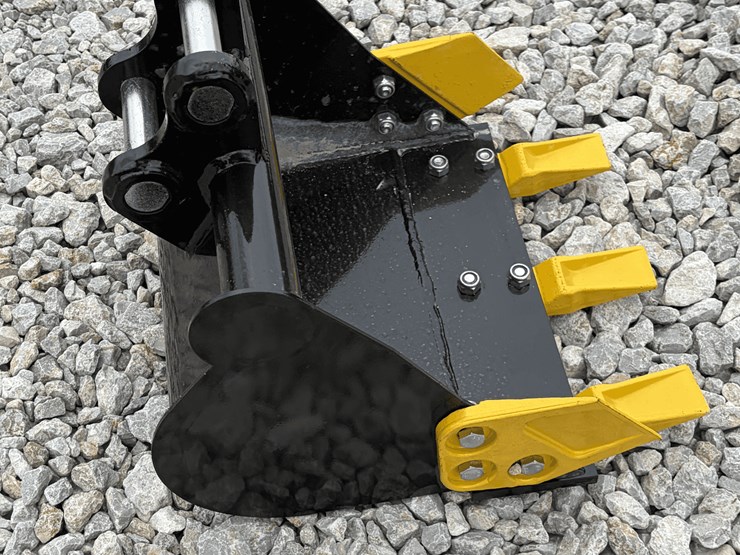 mini-excavator-toothed-digging-bucket-image-3