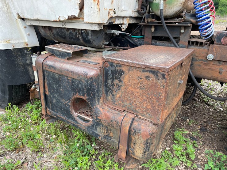 ford-9000-image-11