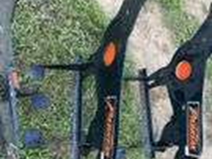 pabreak-coyote-shaped-reactive-shooting-target-image-1